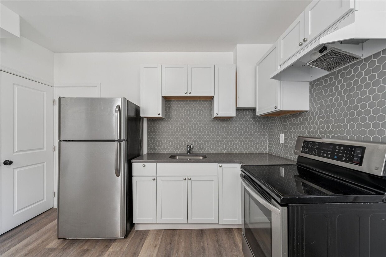 3 Bedroom House Newly Renovated - 3 Bedroom House Newly Renovated