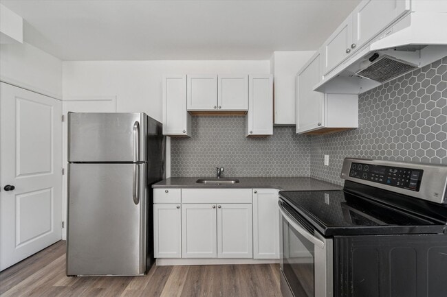 3 Bedroom House Newly Renovated - 3 Bedroom House Newly Renovated