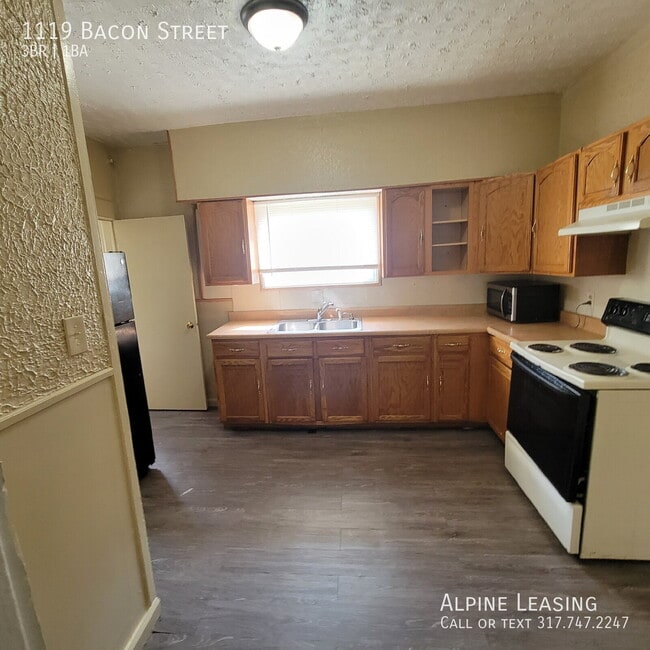 Building Photo - 1119 Bacon St