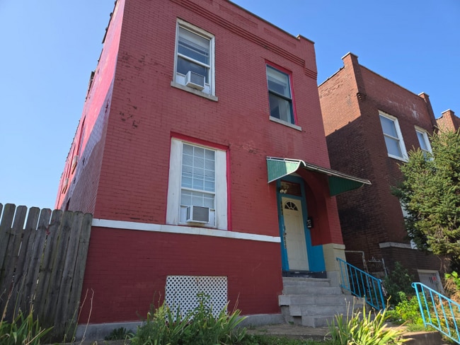 Building Photo - 3302 Winnebago St