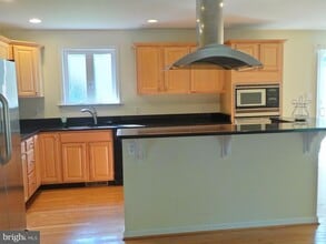 Building Photo - 45650 Connor Way