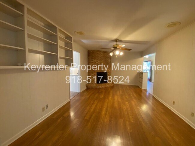 Building Photo - LARGE | 3 Bed | 2 Bath | Midtown Tulsa
