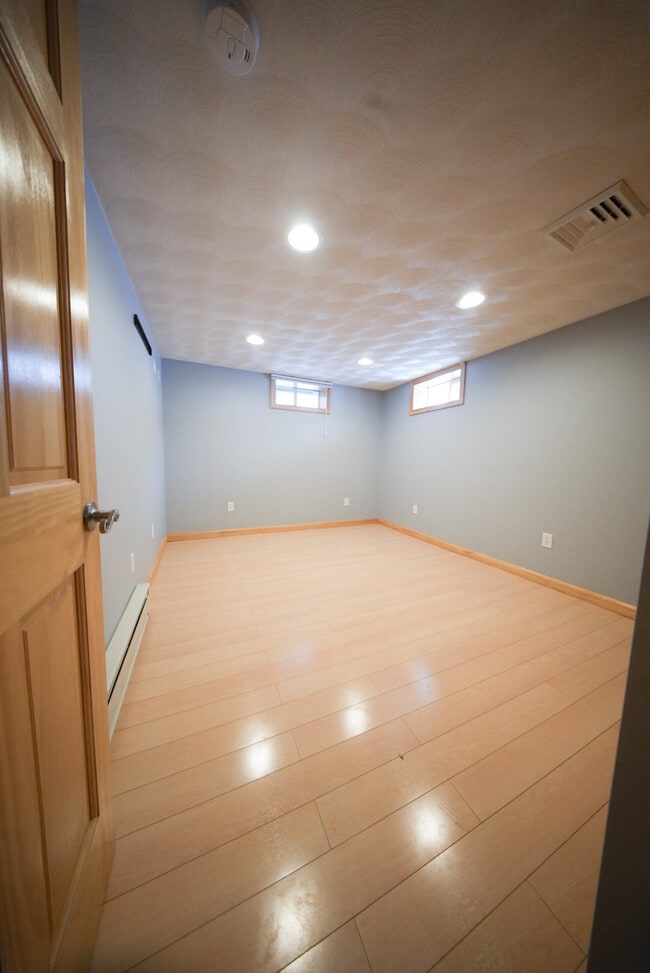 Photo - 14 Amory St Apartment