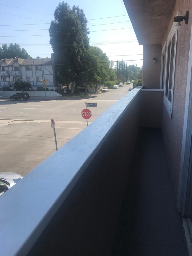 Balcony - 11839 Burbank Blvd