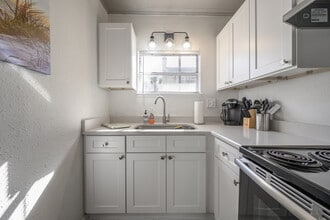 Building Photo - 2235 1st Ave N