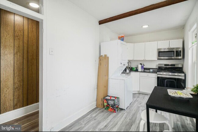 Foto del edificio - 270 DuPont St