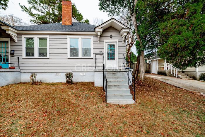 Primary Photo - 3026 Lindsay St