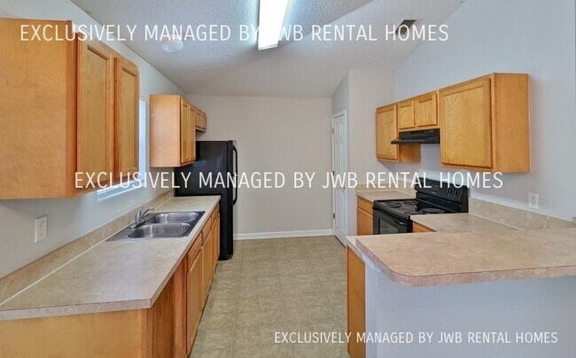 Foto del edificio - 8490 India Ave