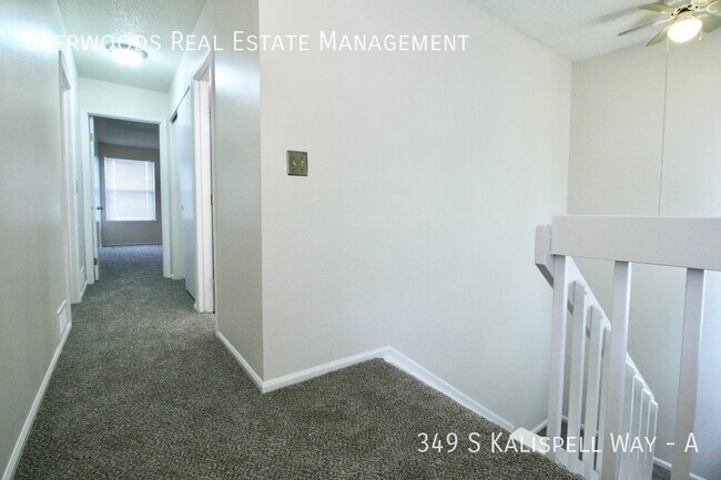 Foto del edificio - Spacious 2 Bed / 1.5 Bath Townhome Availab...