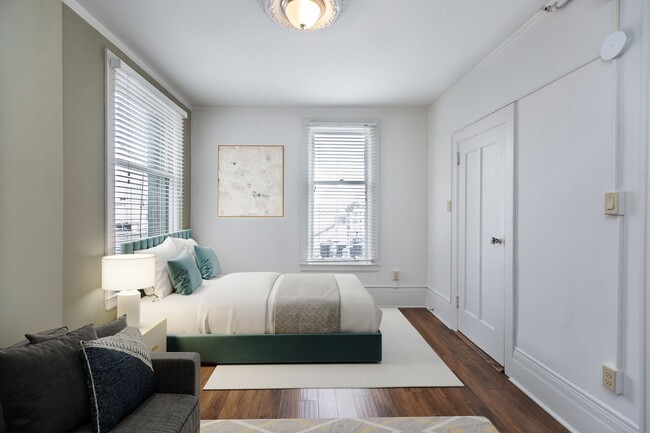 Interior Photo - 735 Taylor