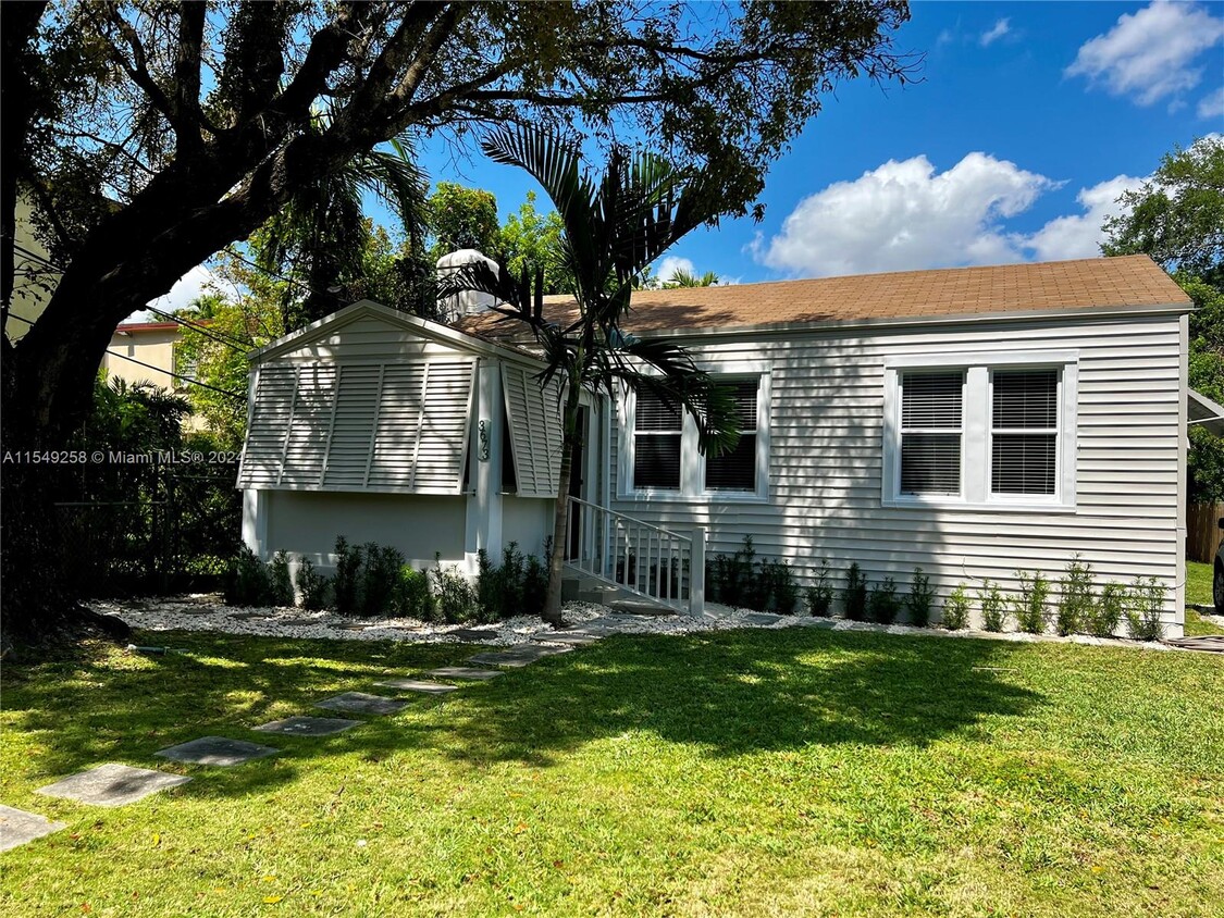 Primary Photo - 3673 SW 15th St