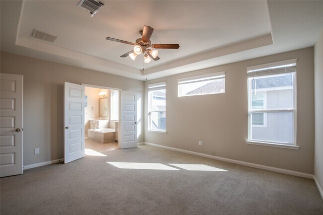 Foto del edificio - 10013 Granary Dr