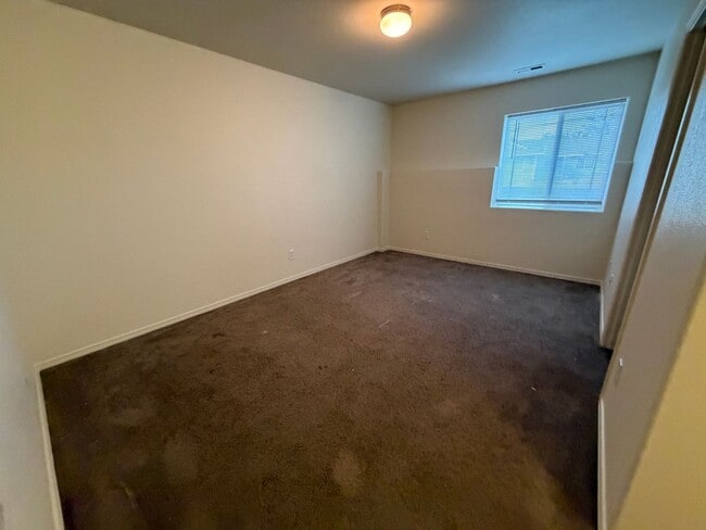 Foto del edificio - 3 bed 3.5 bath Townhome available on Rd 68!