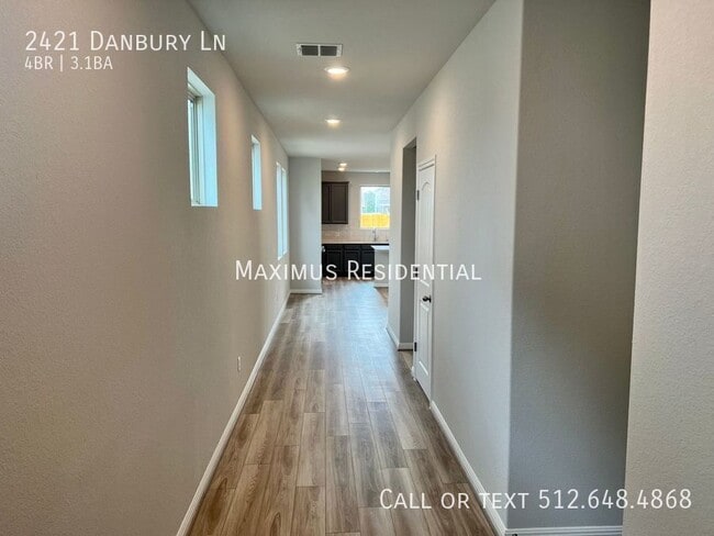 Foto del edificio - 2421 Danbury Ln