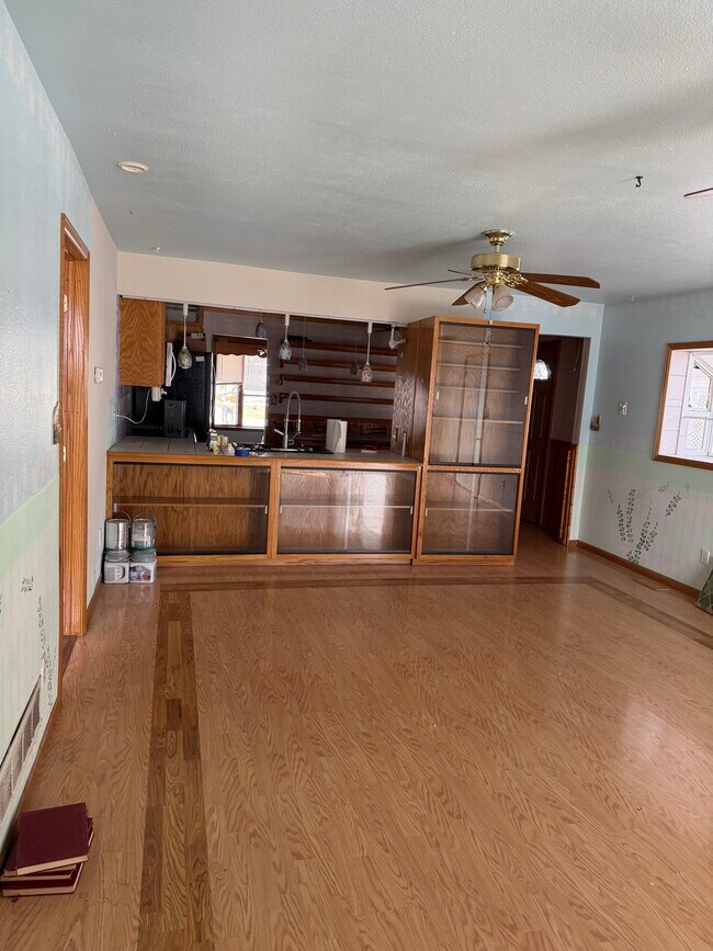 Foto del edificio - 569 Beverly Rd