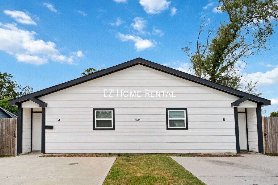 Foto principal - 8617 Clarington St