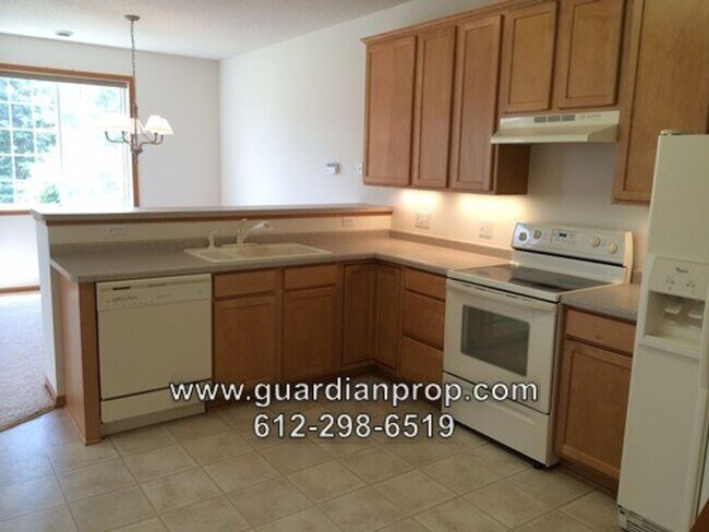 Foto del edificio - End Unit Townhouse for October 1 Close to ...
