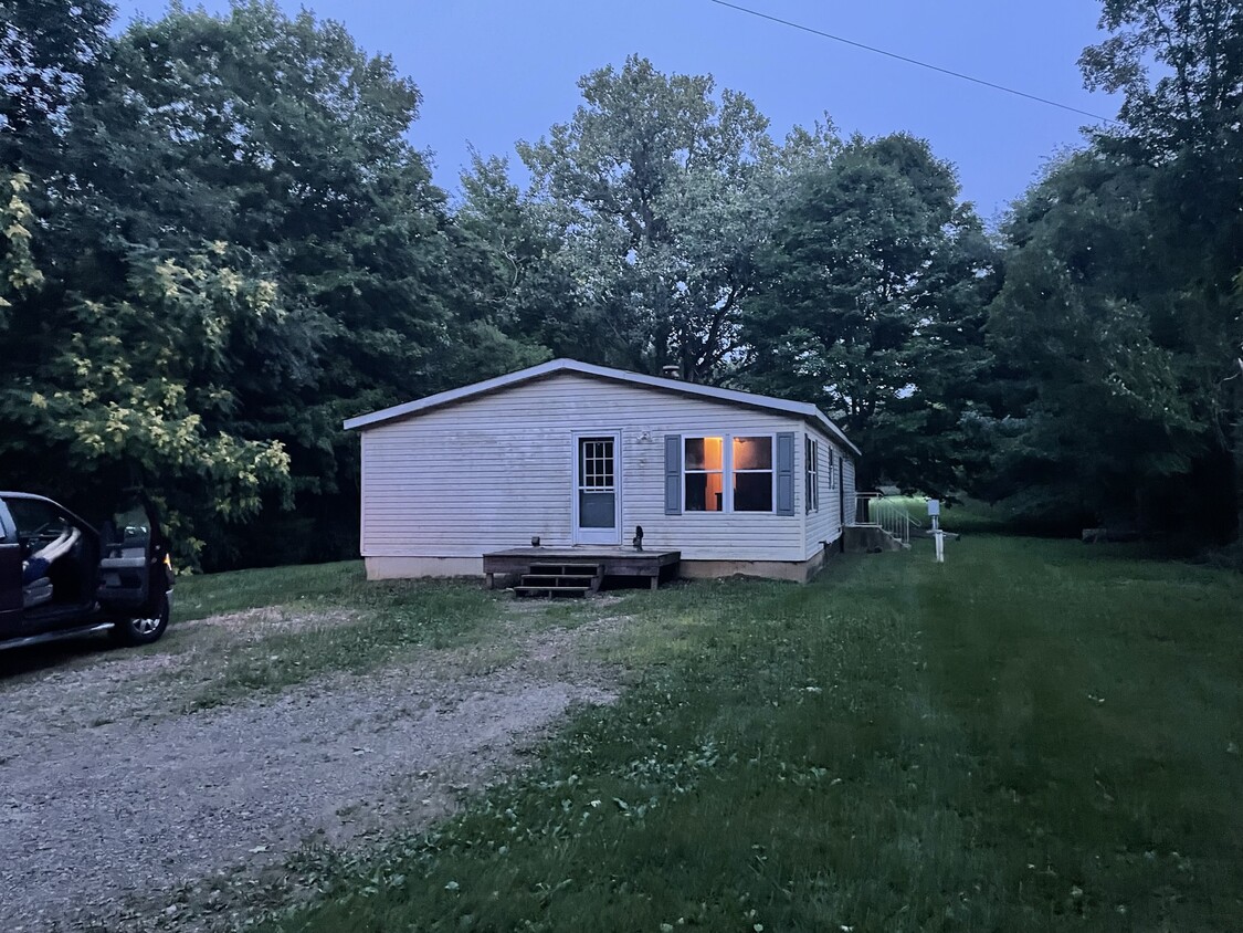 Primary Photo - 10221 Cowan Rd