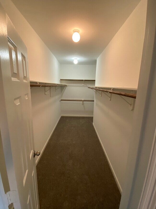 Huge master bedroom closet - 15619 Tylermont Dr