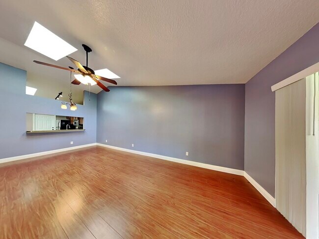 Photo - 989 Wildflower Way House