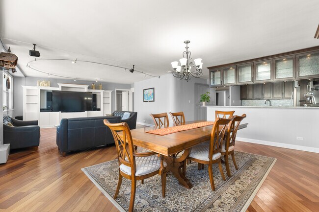 Foto del edificio - 1150 N Lake Shore Dr
