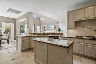 Building Photo - 815 Chisel Point Dr