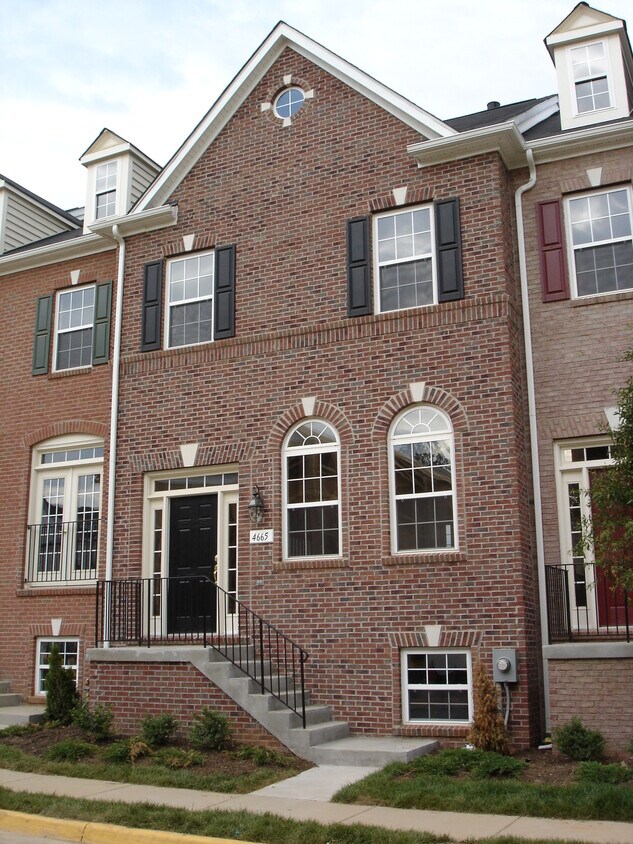 Primary Photo - 4665 Carisbrooke Ln