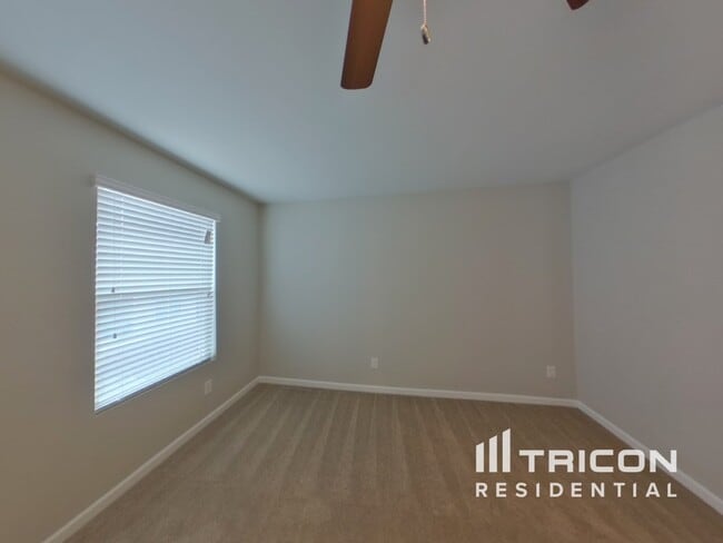 Building Photo - 1429 Sandra Dr