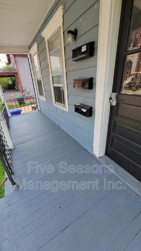 Building Photo - 15 Allen St