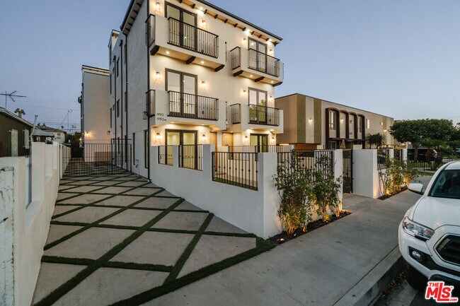 Foto del edificio - 1954 S Garth Ave