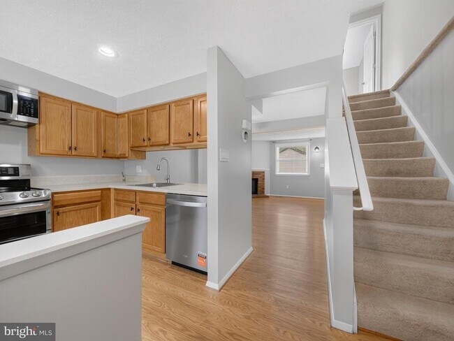 Foto del edificio - 7648 Fairbanks Ct