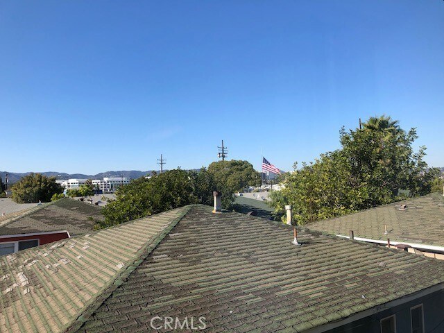 Foto del edificio - 1950 Cloverfield Blvd