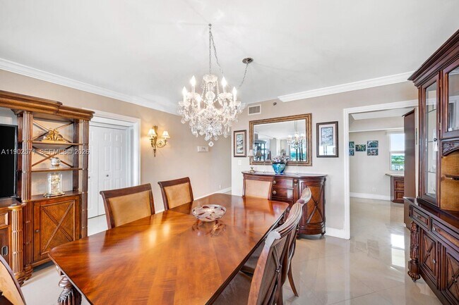 Building Photo - 3095 N Course Dr