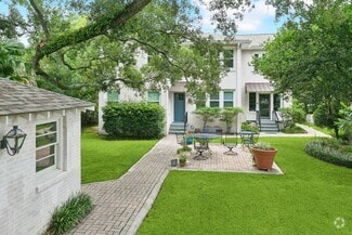 Building Photo - 67 S Wren St