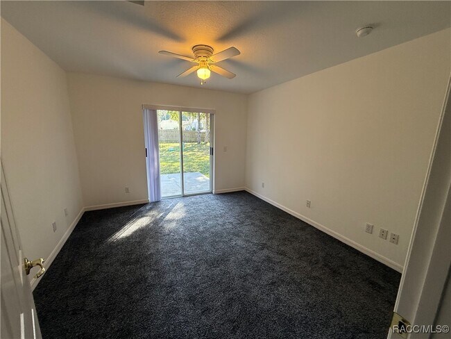 Foto del edificio - 1151 N Lion Cub Point