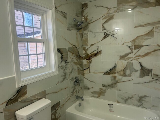 Foto del edificio - 15 Waldron Ave