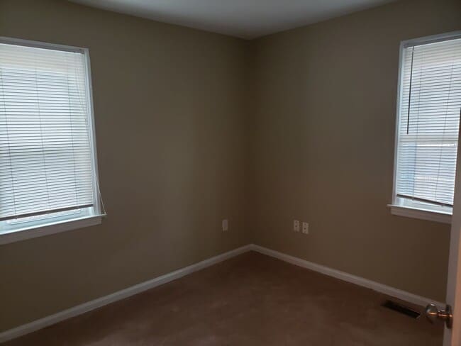 Building Photo - SNUG HARBOR