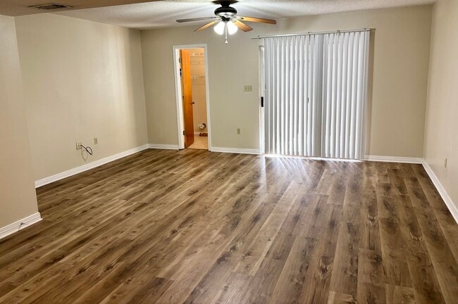 Building Photo - 2 Cinderella Ln NW