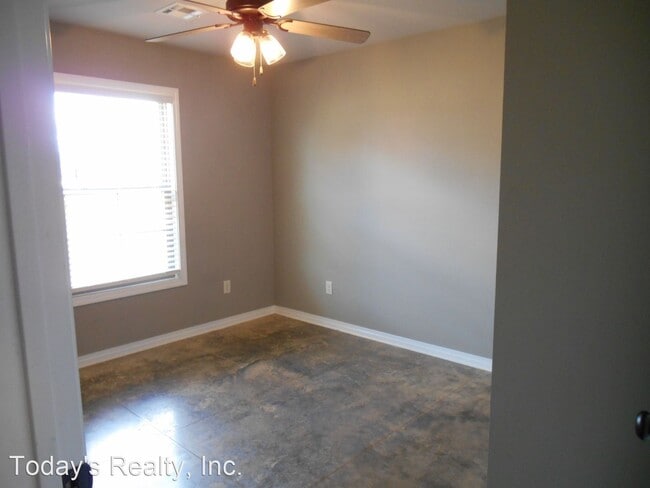 Building Photo - 3 br, 2 bath House - 178 Meadows Drive
