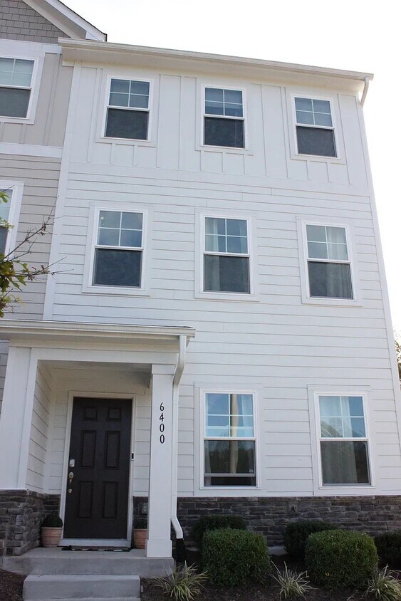 Foto principal - 6400 Astor Elgin St