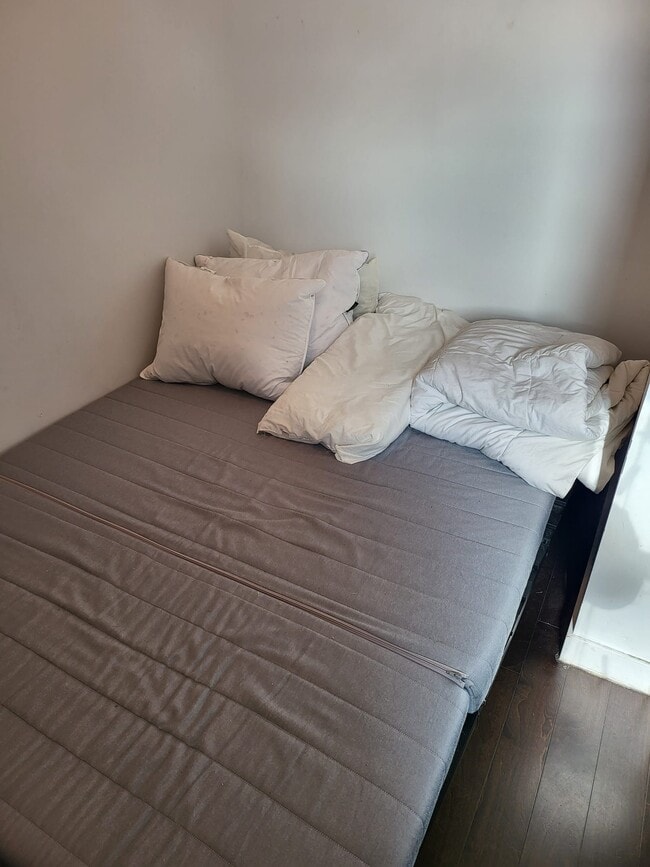 Building Photo - 4827 Rue Saint-Urbain