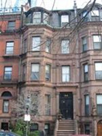 Foto del edificio - 144 Commonwealth Ave
