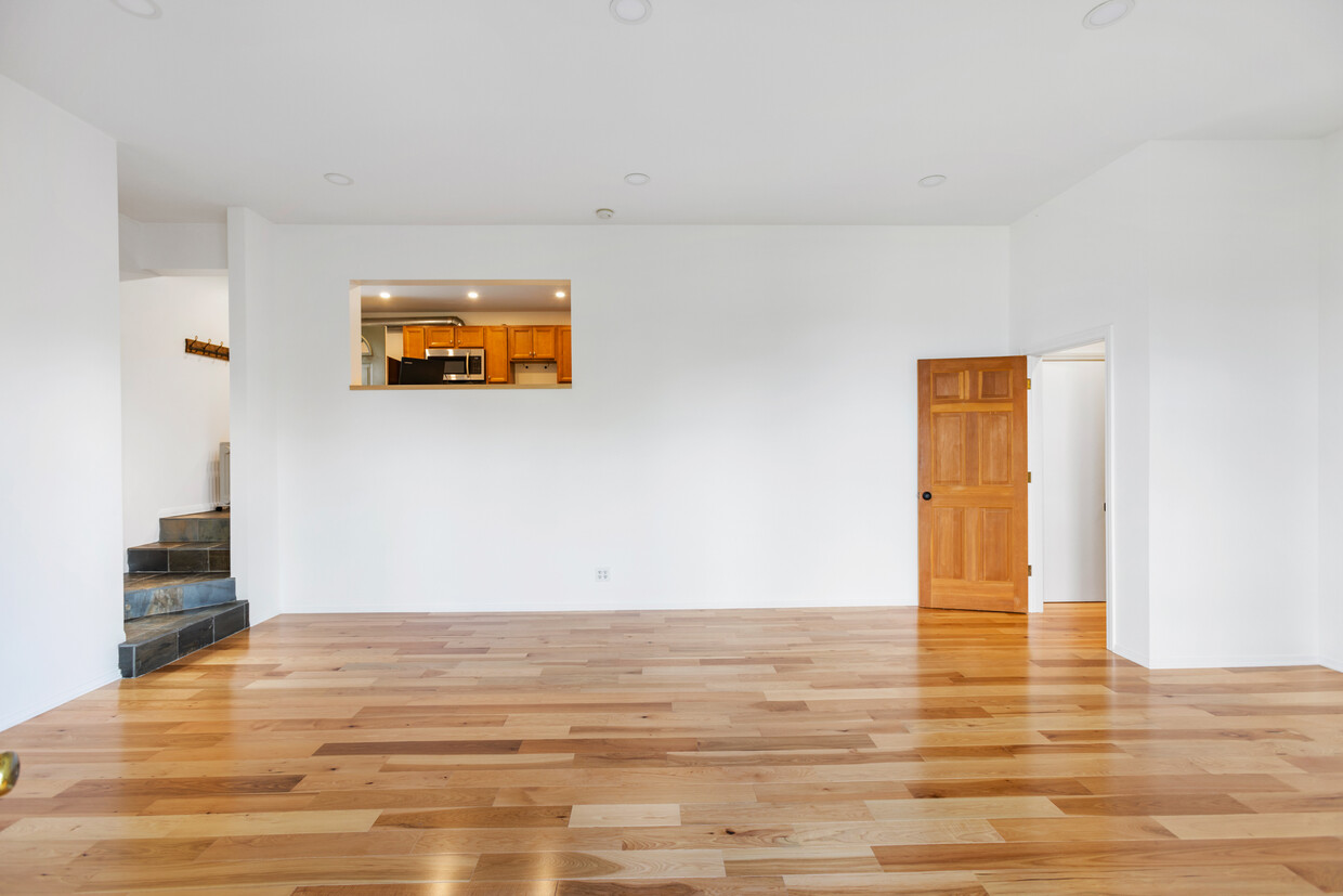 Primary Photo - 20675 Medley Ln