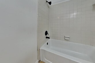 Building Photo - 6500 Harbor Town Dr