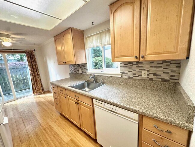 Foto del edificio - 6113 204th St SW