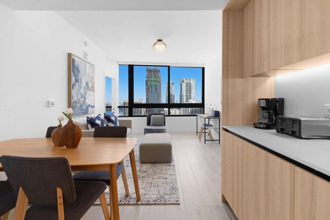 Foto del edificio - 225 N Miami Ave