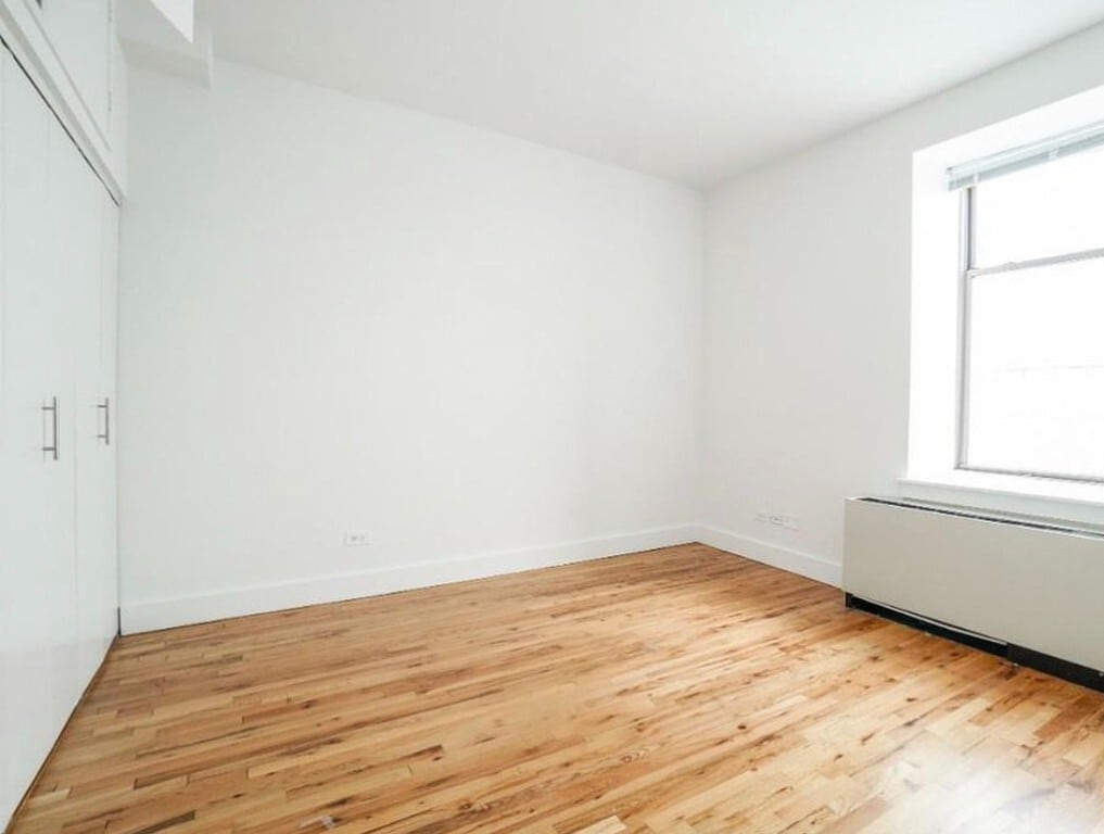 Primary Photo - 90 Horatio St