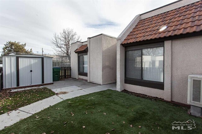Building Photo - 1039 Baywood Dr