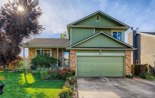 Photo - Incredible Tri-level home in Cherry Creek ...