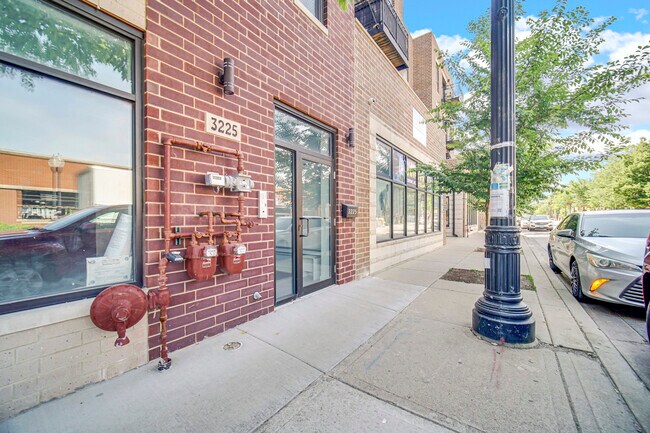 Foto del edificio - 3225 S Halsted St